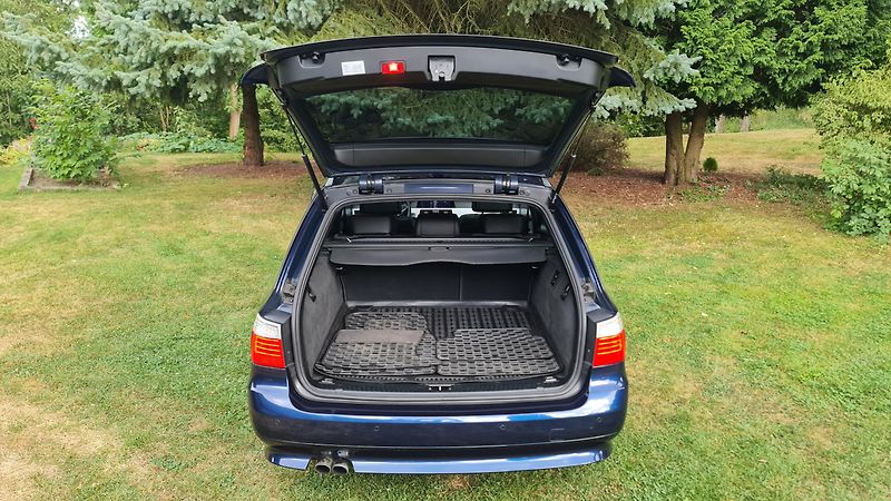 BMW Řada 5 (2009) 525XD,E61,FACELIFT,145kW,MANUÁ - fotka 20 z 32