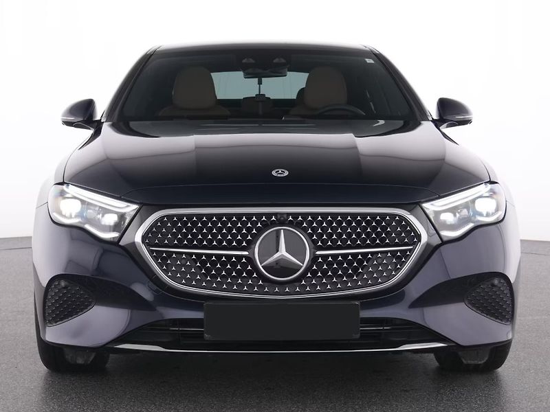Mercedes-Benz Třídy E 300 de 4M Avantgarde Pano Vent - fotka 2 z 11