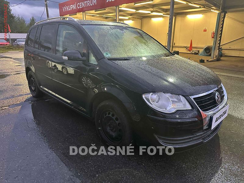 Volkswagen Touran (2007) 1.9TDi, 1.maj, xenon, autoAC - fotka 1 z 3