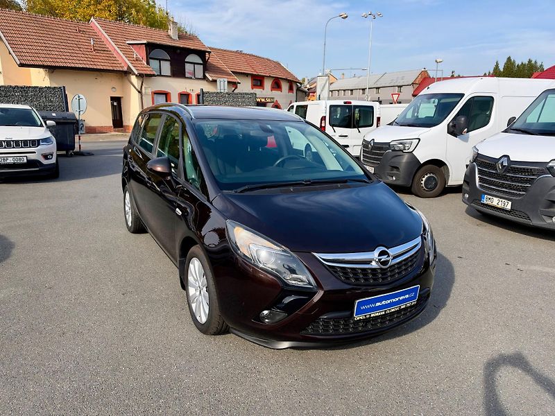 Opel Zafira (2012) 1.4T - 1.Majitel - CZ - fotka 4 z 22