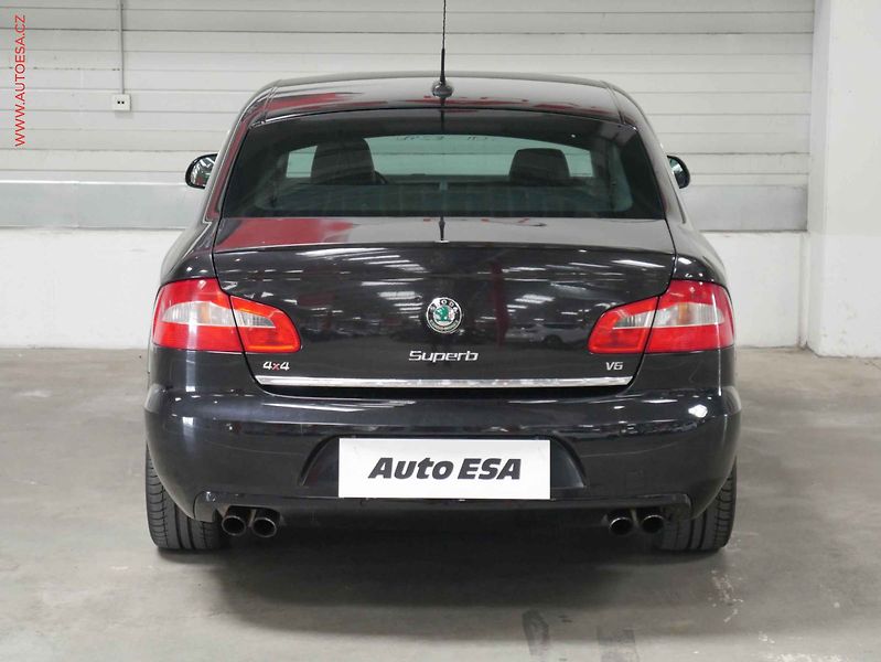 Škoda Superb (2008) 3.6 FSI 4x4, ČR, DSG, výhřev - fotka 5 z 24