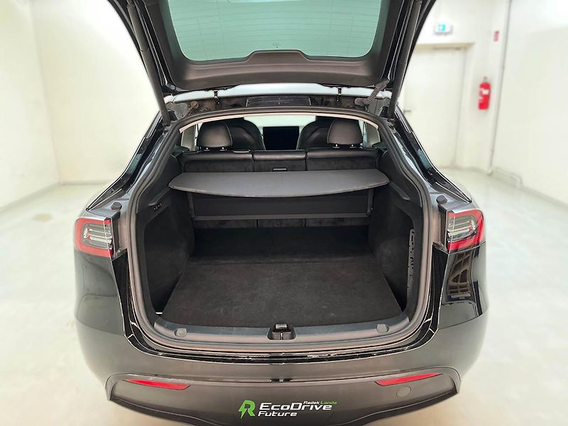 Tesla Model Y (2023) Berlín – 79 kWh – 35 883 km - fotka 12 z 12