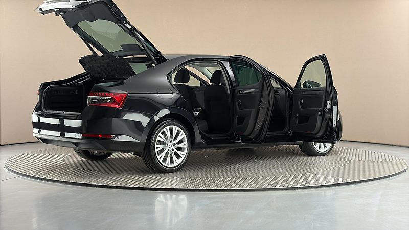 Škoda Superb 2.0 TDI DSG 4x4 Style - fotka 6 z 30