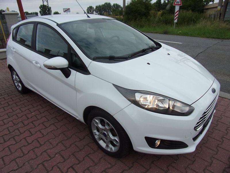 Ford Fiesta (2015) 1,5 - ZADÁNO - fotka 11 z 28
