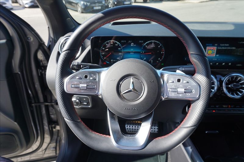 Mercedes-Benz GLA 2,0 200 d 4MATIC, CZ 1. Majite - fotka 14 z 18