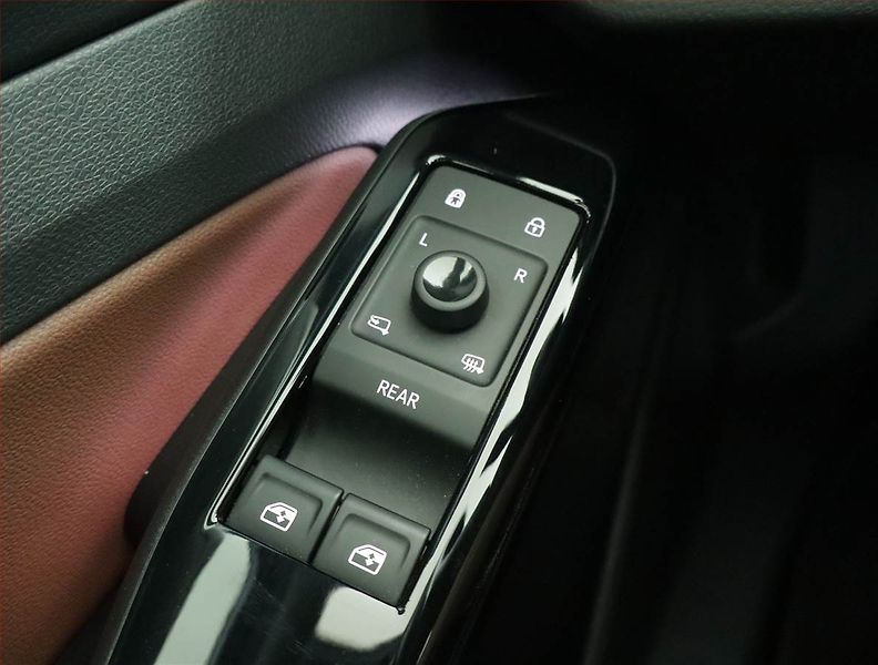 Volkswagen ID.4 (2020) Pro Perf. (82 kWh), SoH 89% - fotka 16 z 18