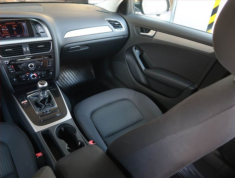 Audi A4 (2015) Ambiente 1.8 TFSI, Serv.kniha - fotka 8 z 17