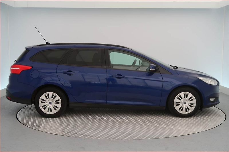 Ford Focus (2015) 1.5 TDCi, Navi, Tempomat - fotka 6 z 17