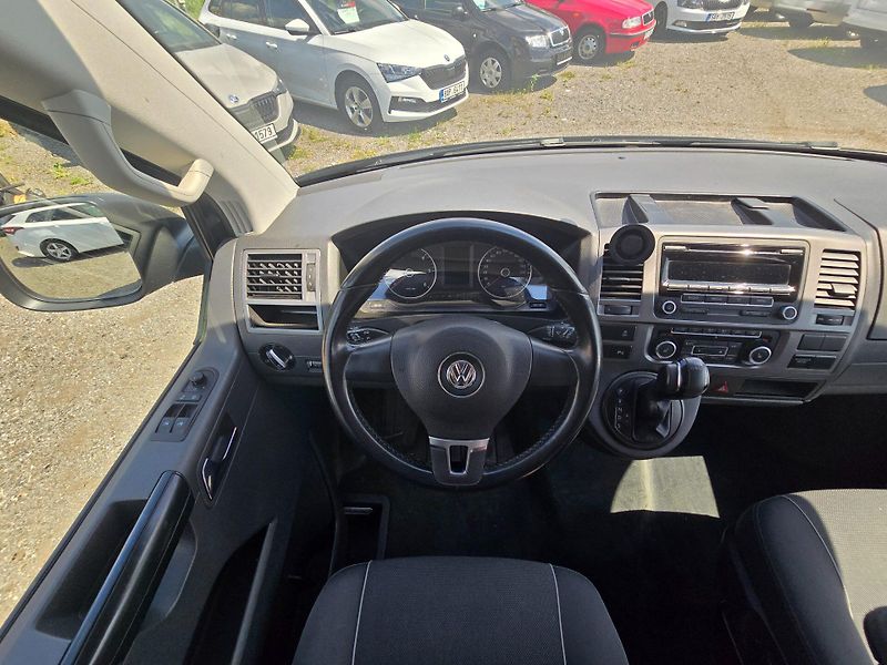 Volkswagen Multivan (2014) 2.0 TDi 103KW DSG pravidelný s - fotka 13 z 21