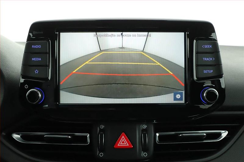 Hyundai i30 (2022) 1.5 T-GDI MHEV, ČR,1.maj - fotka 12 z 20