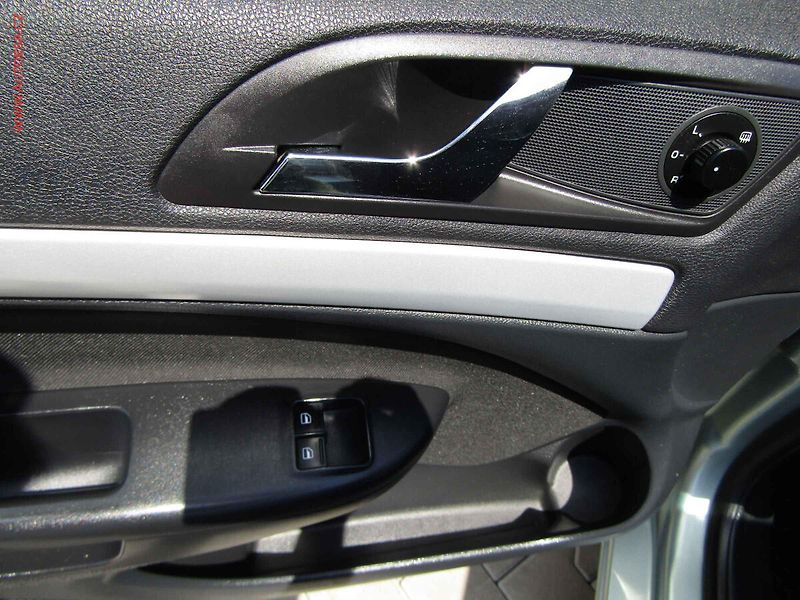 Škoda Octavia (2011) 1.6 TDi, Ambiente - fotka 11 z 16