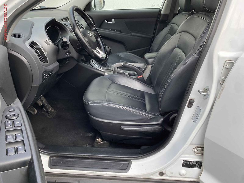 Kia Sportage (2015) 1.6 GDi, AC, TZ, navi - fotka 8 z 19