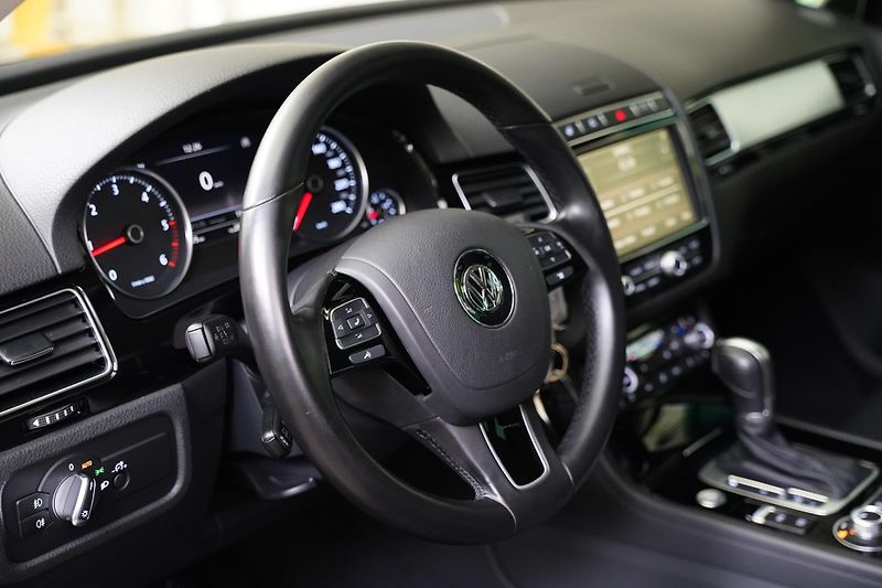 Volkswagen Touareg - fotka 14 z 29