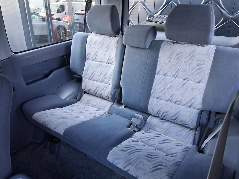 Toyota Land Cruiser 3.0 TD GX 4x4 92 kW  - fotka 5 z 24