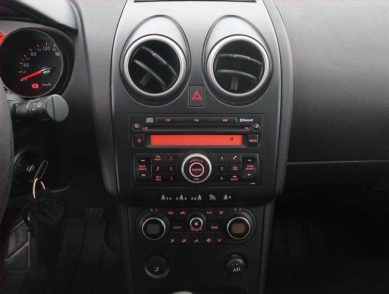Nissan Qashqai (2008) 1.6, ČR,1.maj, Tempomat - fotka 12 z 17