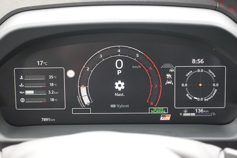 Toyota GR Yaris 1.6Turbo 8AT 4X4 Dynamic + VIP - fotka 26 z 32