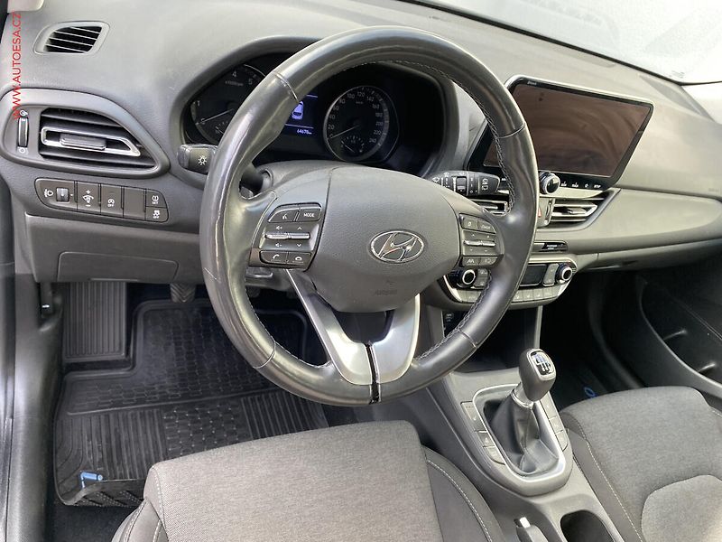 Hyundai i30 (2020) 1.5 T-GDi, 1.maj,ČR, Smart - fotka 13 z 22