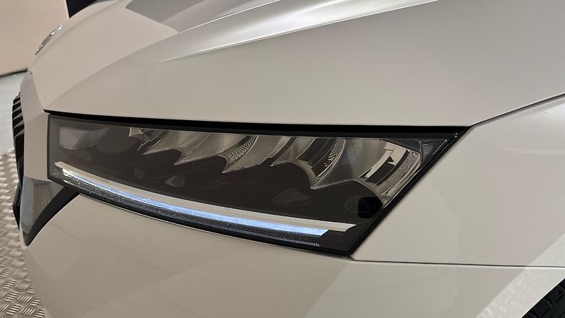 Škoda Octavia 2.0 TDI Ambition Combi - fotka 18 z 26