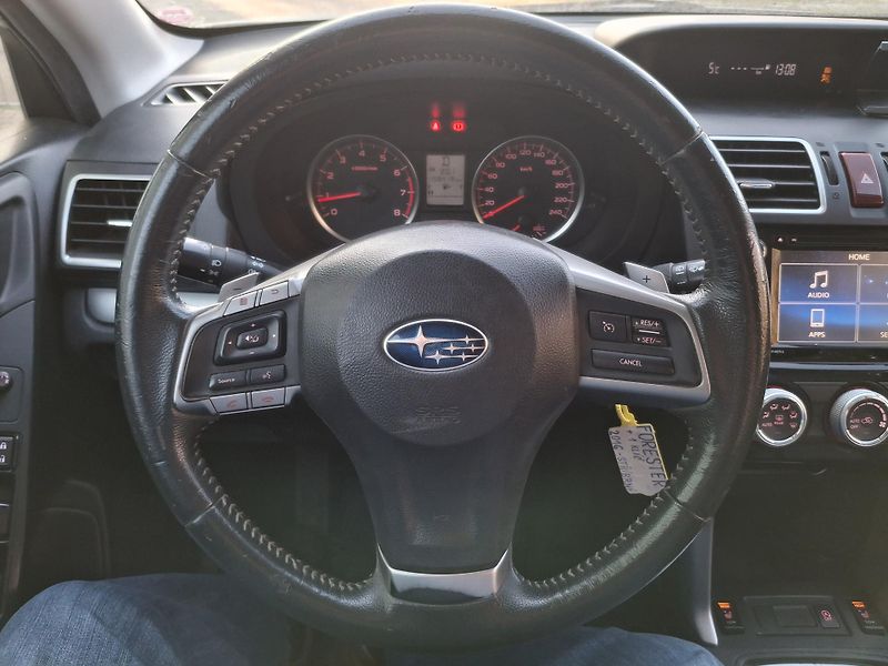 Subaru Forester 2.0 benzin  Rezervace - fotka 28 z 43
