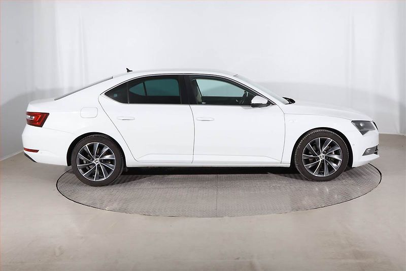 Škoda Superb (2016) Laurin&Klement 2.0 TDI - fotka 6 z 30