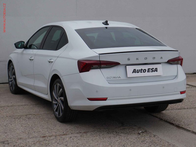 Škoda Octavia (2021) 1.5 TSi, ČR, navi, autoAC - fotka 4 z 18