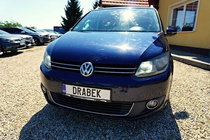 Volkswagen Touran (2011) 2,0 TDI 103 kW - fotka 10 z 48