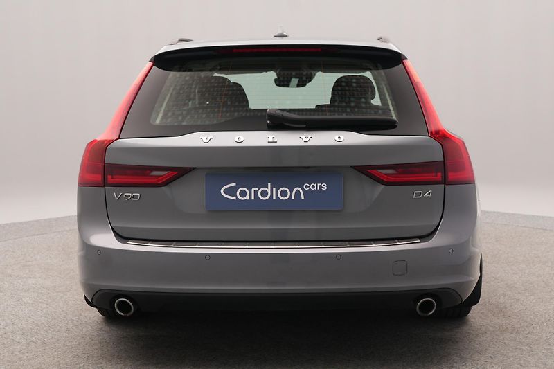 Volvo V90 D4 MOMENTUM PRO  - fotka 9 z 52