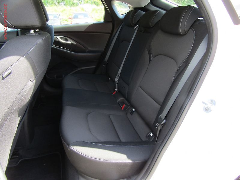 Hyundai i30 (2019) 1.4T-GDI, ČR, servis.kniha - fotka 10 z 24