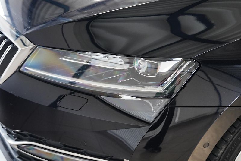 Škoda Superb - fotka 9 z 27
