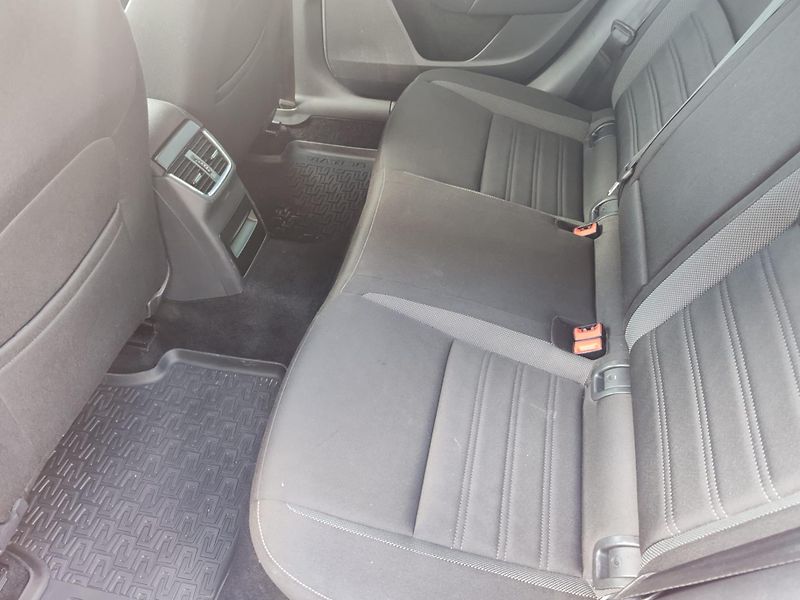 Škoda Octavia 1.6 TDI Led  - fotka 12 z 23
