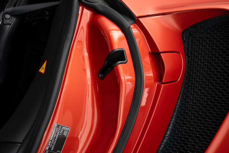 McLaren Ostatní Bower&Wilkins/Pano/Lift/Matné - fotka 24 z 29