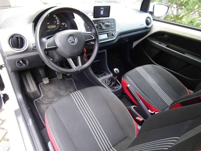 Škoda Citigo (2013) 1.0 MPI 55kW - fotka 13 z 31