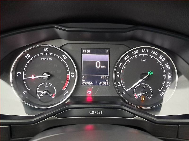 Škoda Superb (2016) 2.0 TDI, Automat, Kůže, Navi - fotka 11 z 20