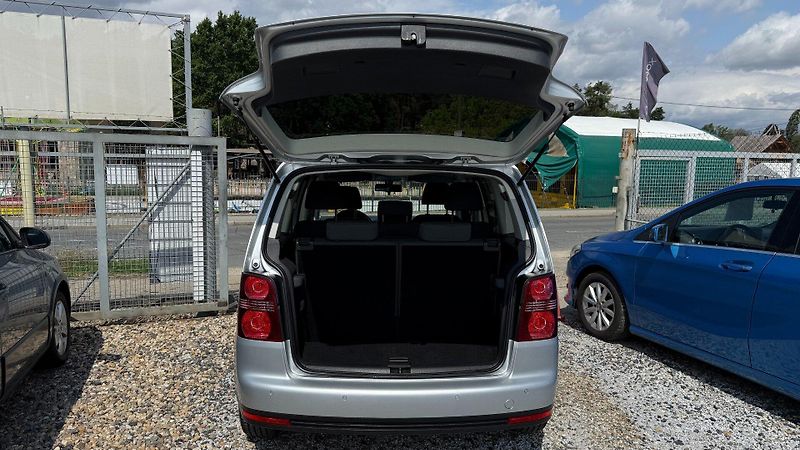 Volkswagen Touran (2009) 1.4TSi 125kW *7míst*ALU*DSG* - fotka 20 z 22