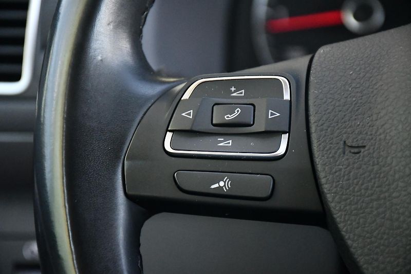 Volkswagen Touran 1.6TDi 77kW TAŽNÉ  - fotka 29 z 45