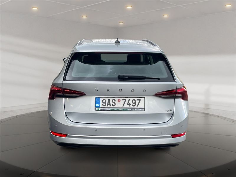 Škoda Octavia 2,0 TDI Ambition 4x4 DSG - fotka 5 z 11