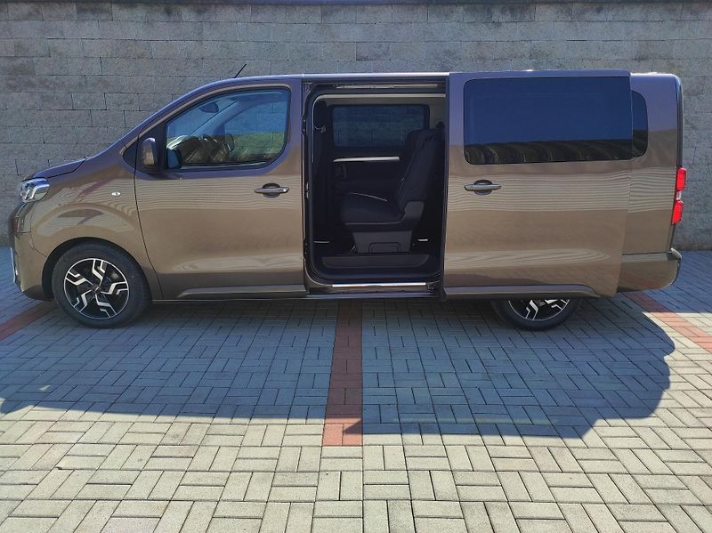Toyota ProAce Verso 2,0D-4D130kW,L2, Shuttle,ČR - fotka 7 z 44