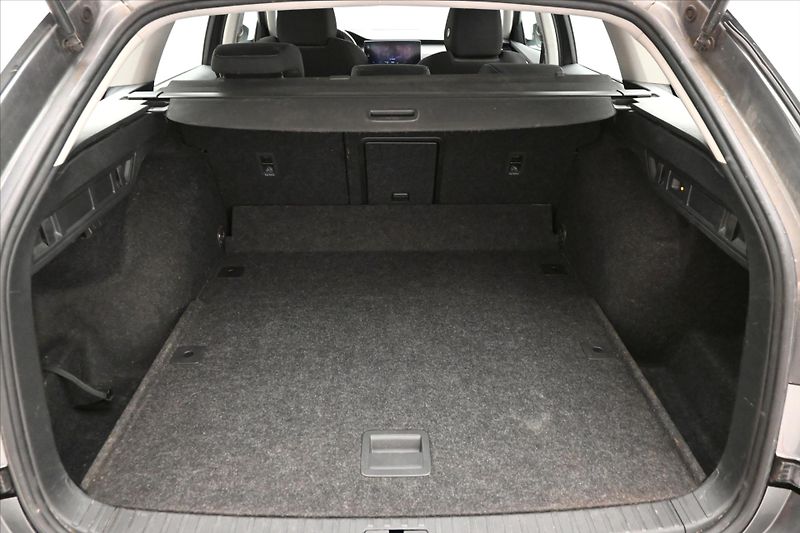 Škoda Octavia 2,0 TDI 110kW DSG Ambition Zár - fotka 9 z 26