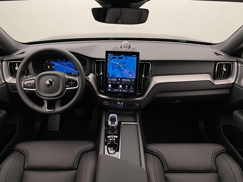 Volvo XC60 T8 AWD BLACK EDITION RECHARGE  - fotka 2 z 47