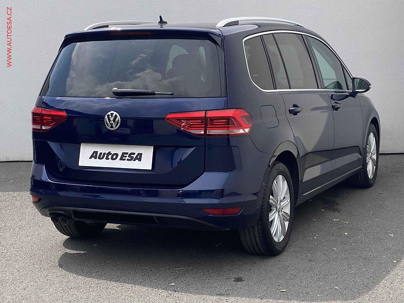 Volkswagen Touran (2019) 2.0 TDi, Highline, TZ - fotka 4 z 20