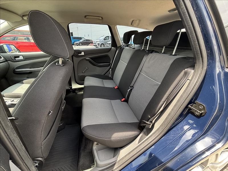 Ford Focus 1,6 TDCi 66kW - fotka 10 z 19
