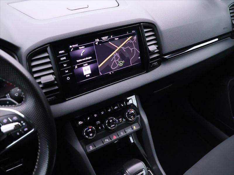 Škoda Karoq 2,0 TDI DSG 4x4 Sportline DPH - fotka 27 z 41
