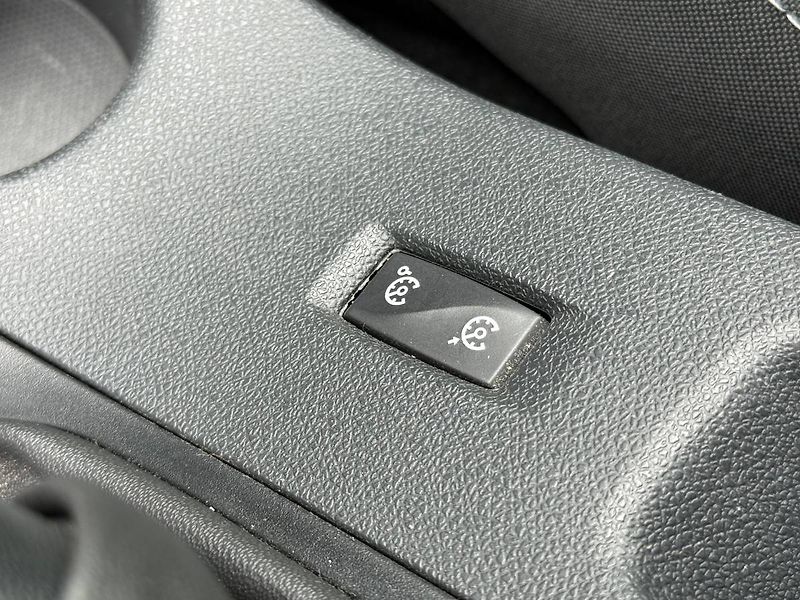 Renault Mégane (2013) 1.6 16V 81 kW Limited - fotka 17 z 20