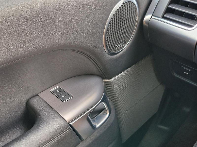 Land Rover Range Rover 3,0 TDV6 HSE PO VELK. SERVISU - fotka 46 z 48