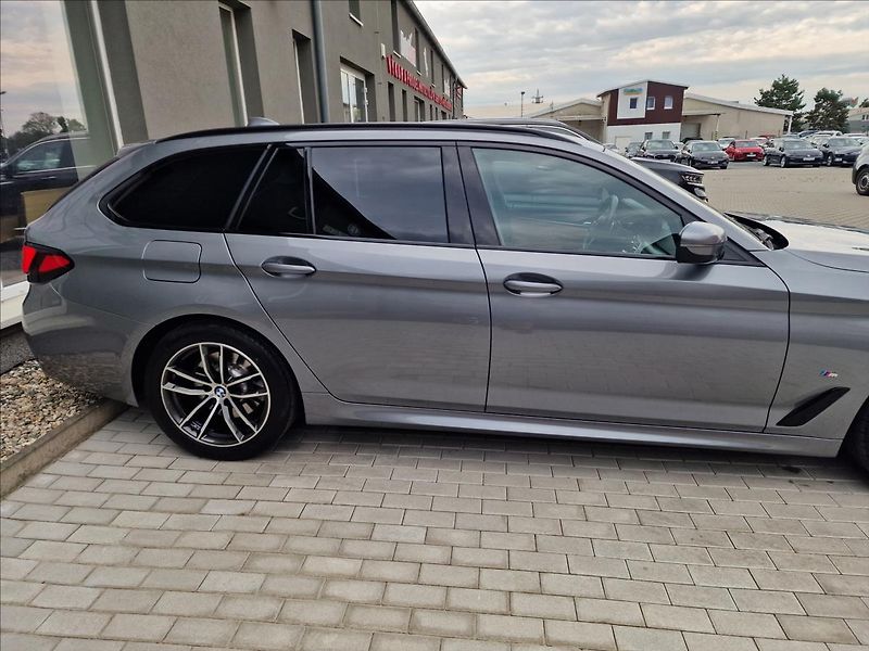 BMW Řada 5 520d Xdrive M-Sport ČR,1.Maj. - fotka 41 z 50