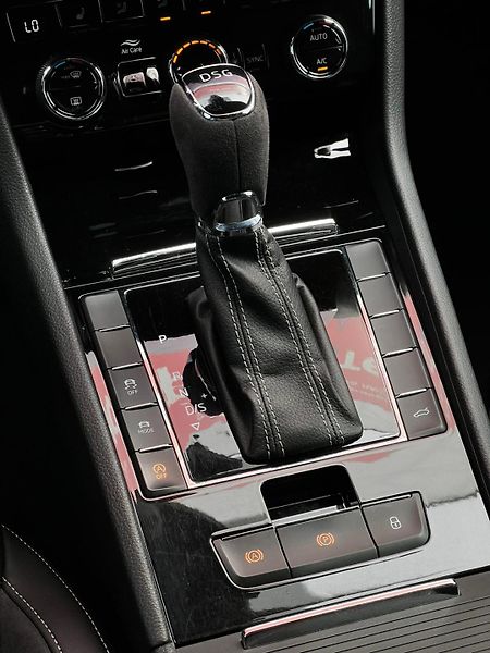 Škoda Superb 2.0TDI DSG 140kW Sportline  - fotka 17 z 25