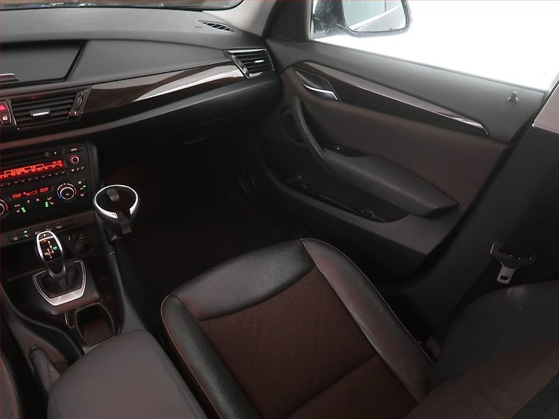 BMW X1 (2014) xLine xDrive20d, 4X4, Automat - fotka 8 z 18
