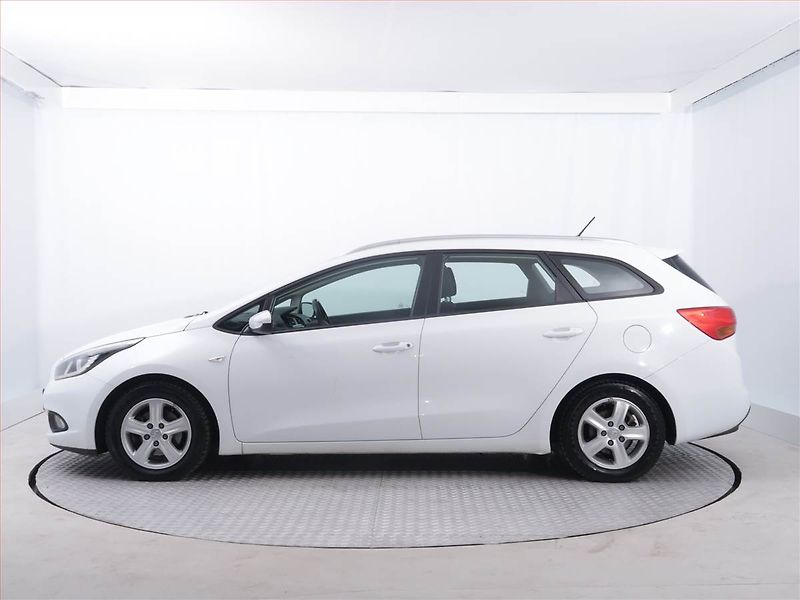 Kia Ceed (2013) 1.6 GDI, Tempomat - fotka 3 z 18