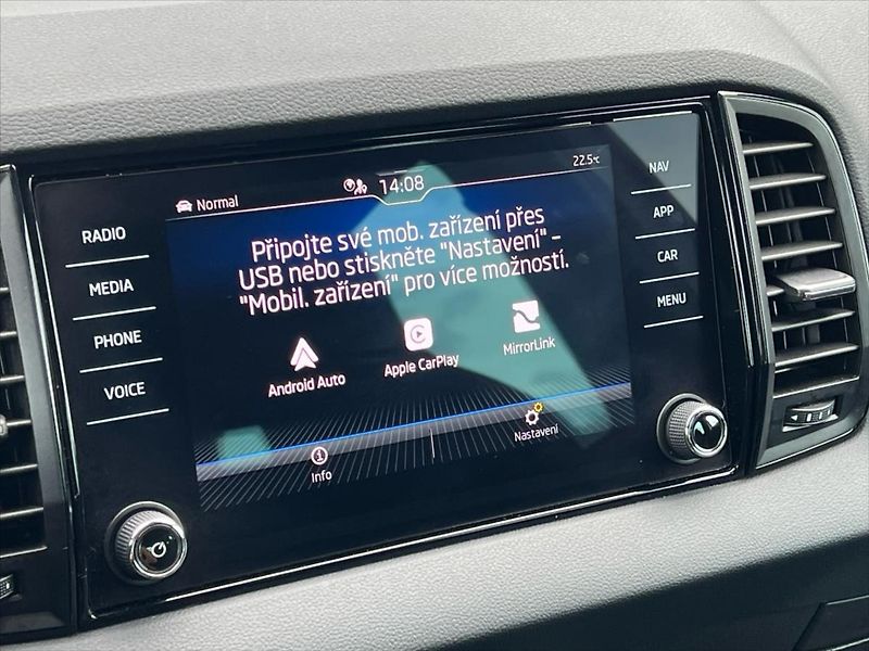 Škoda Karoq 1,5 TSi 110kW 7DSG SPORTLINE - fotka 24 z 30