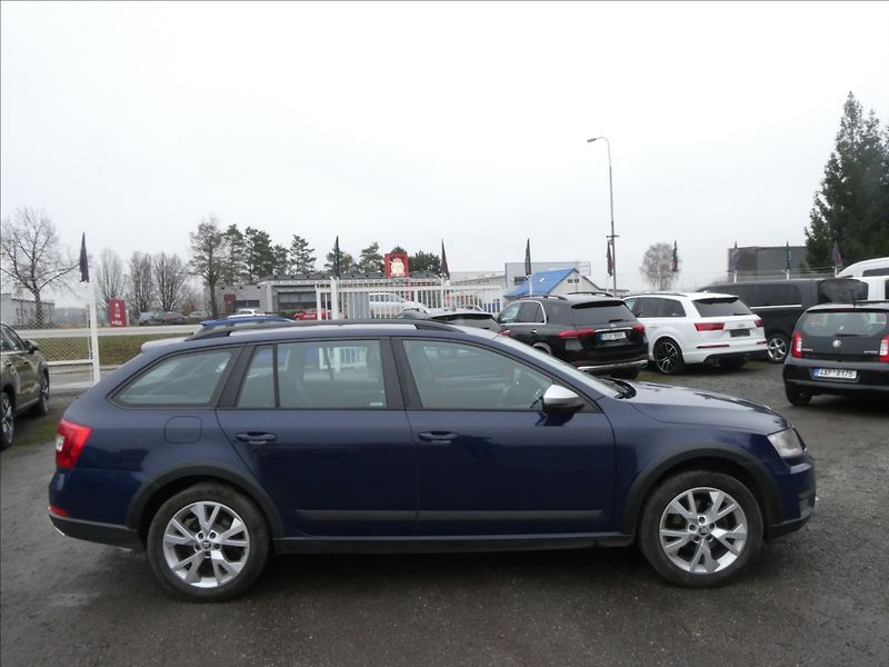 Škoda Octavia 2,0 TDi SCOUT,4x4,2x kola,DPH - fotka 12 z 37